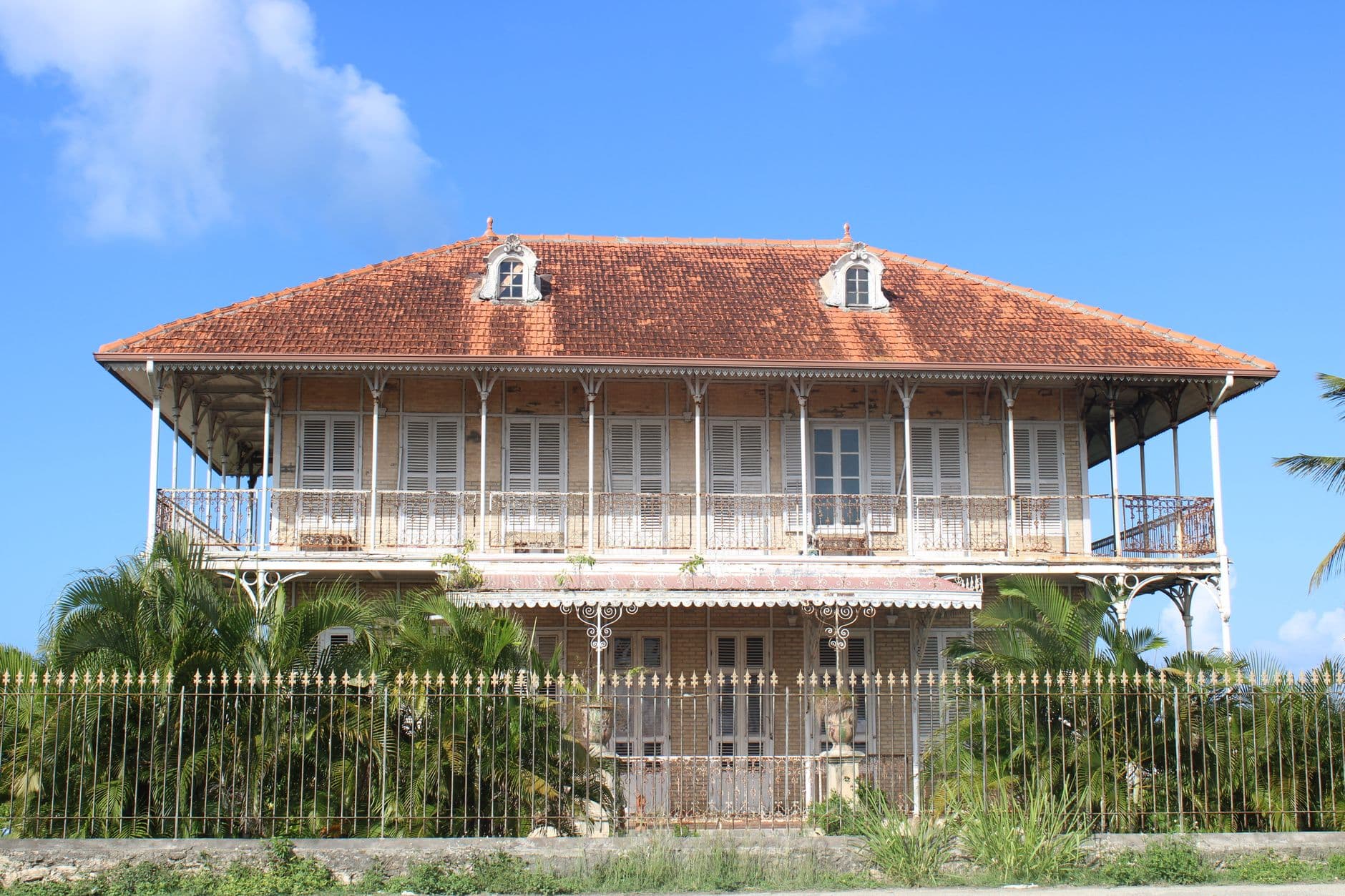eSIM for Pointe-a-Pitre — destination 1