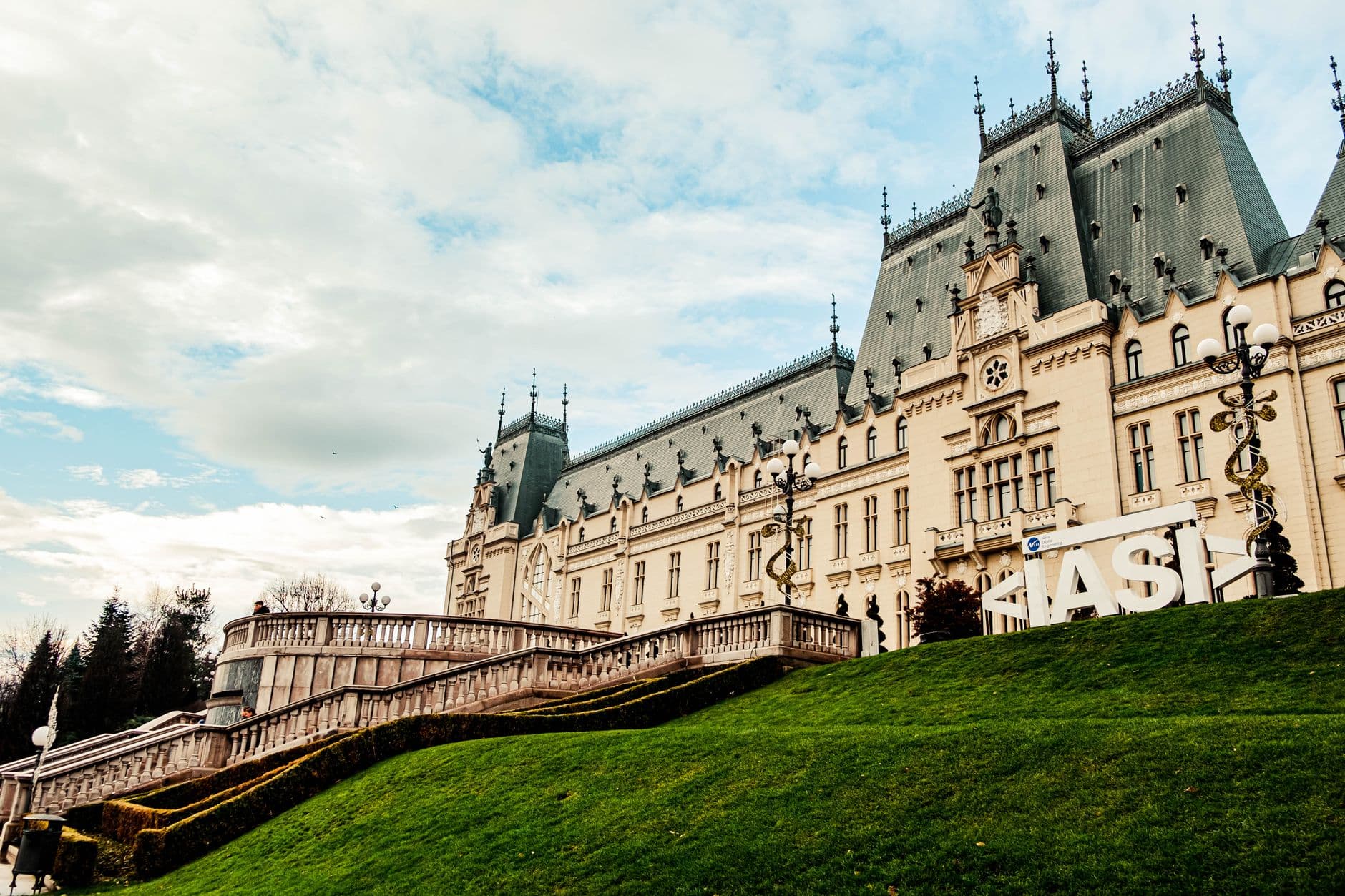 eSIM for Brasov — destination 1
